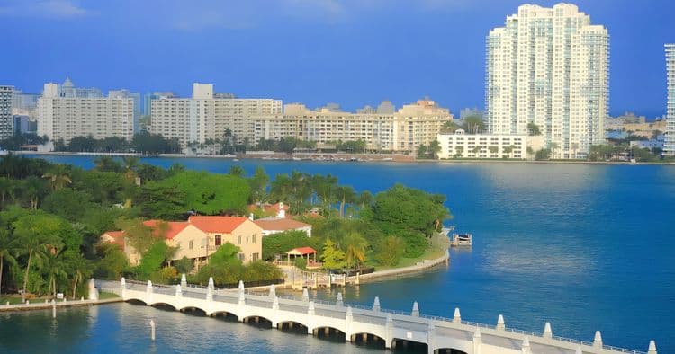 Miami City Tour & Shopping at Aventura Mall