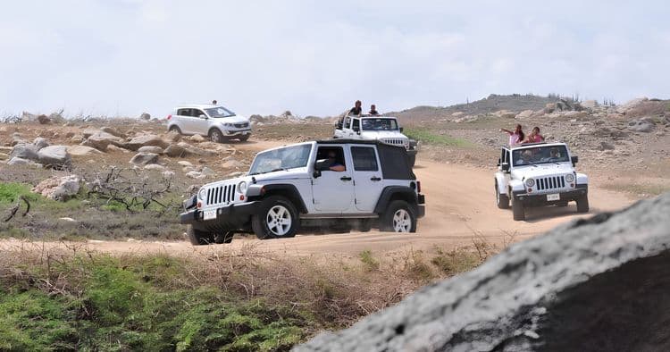 Exclusive Jeep Adventure with Beach Picnic