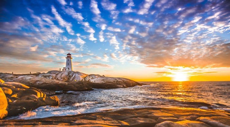 Discovery Recommended - Peggy's Cove & Titanic Resting Place