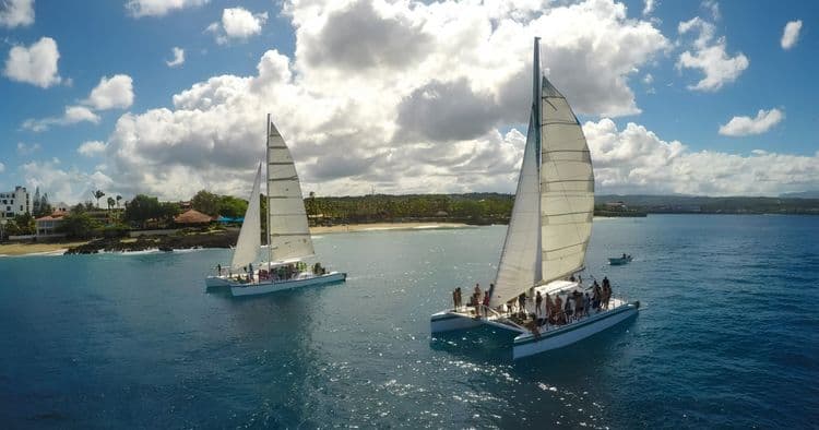 Deluxe Catamaran Sail & Snorkel w/Lunch & Drinks