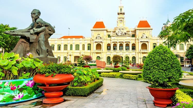 Lacquerware, Central Market And Dong Khoi Street