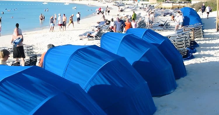 Clamshell Sunshade Rental (Includes 2 Chairs)
