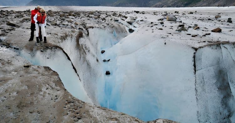 Glacier Discovery by Helicopter