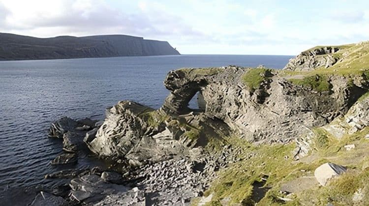 Hike to Kirkeporten Rock