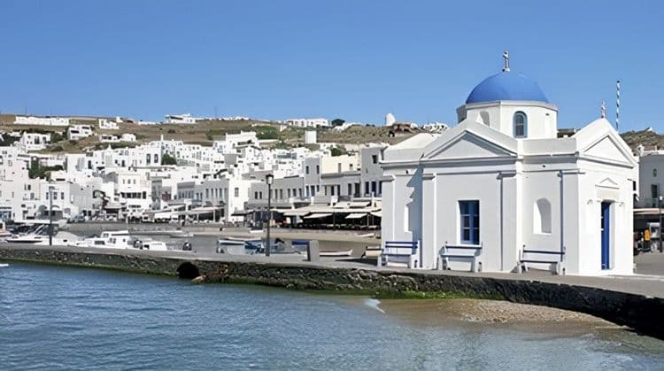 Mykonos Walking Tour & Windmills