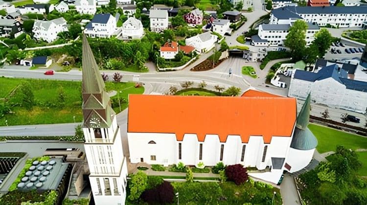 Tour the Norwegian Hills by E-bike