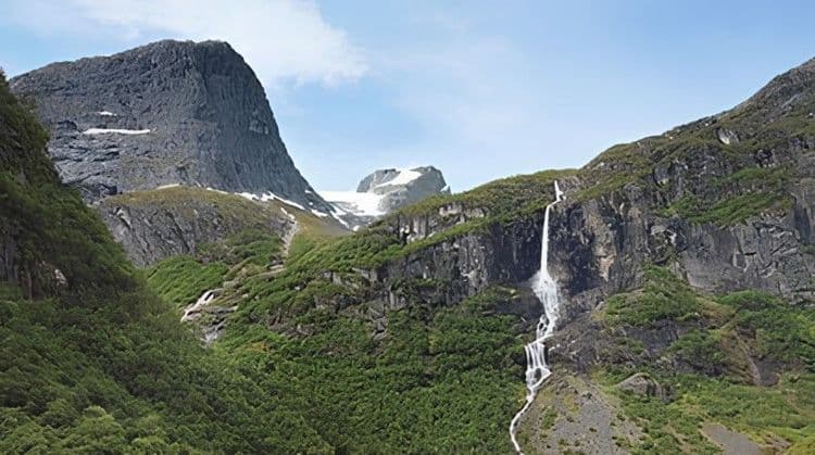 Briksdal Glacier Explorer