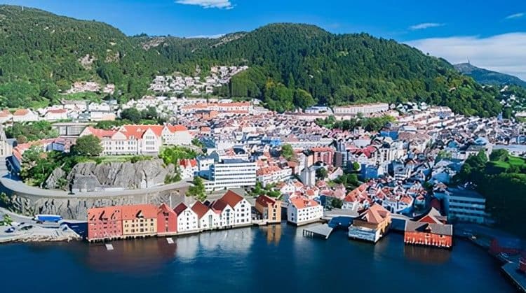 Sightseeing Bergen & "Magic Ice