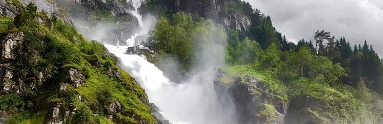 Aakrafjord & Langfoss Waterfall