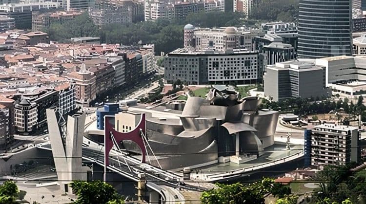 Guggenheim & Bilbao's El Arenal Old Quarter