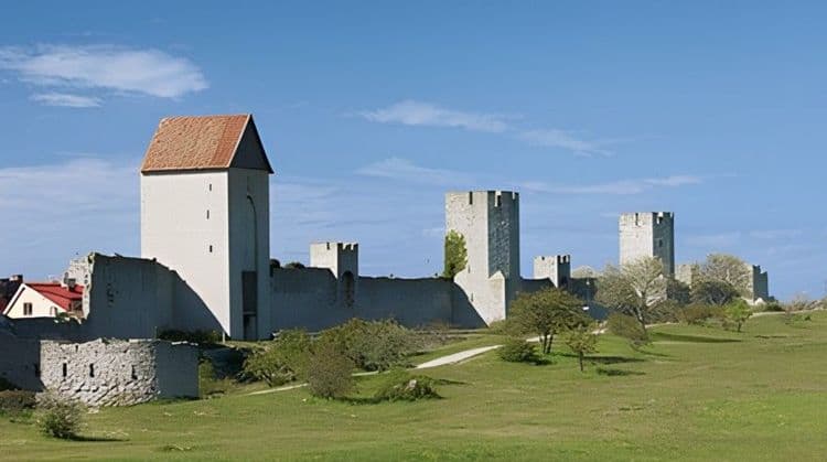 Highlights of Gotland by Bus & Train