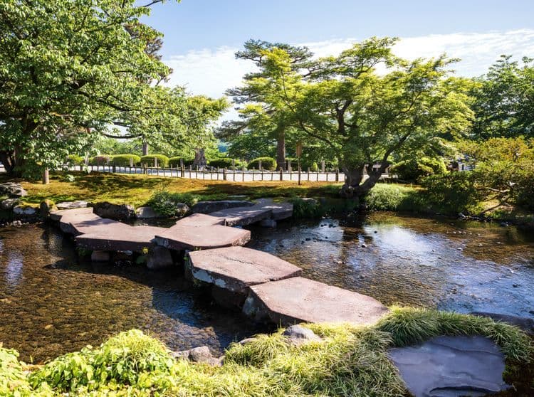 Kenrokuen Gardens & Omicho Market