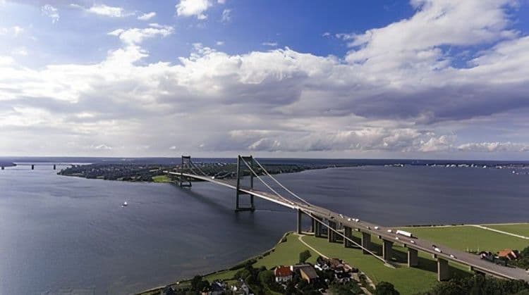 Bridgewalking Thrills And Panoramas