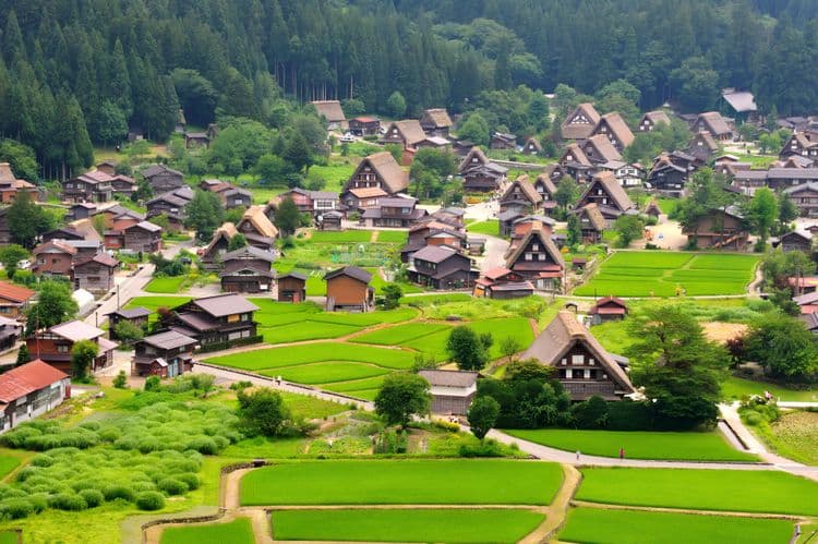 Shirakawago On Your Own