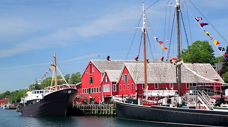 Old Town Lunenburg Unesco: A City Tour