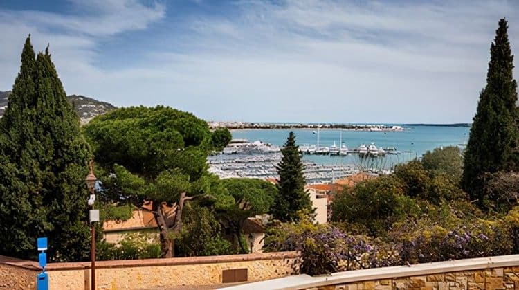 Cannes Old Town and Coast Road by Bike