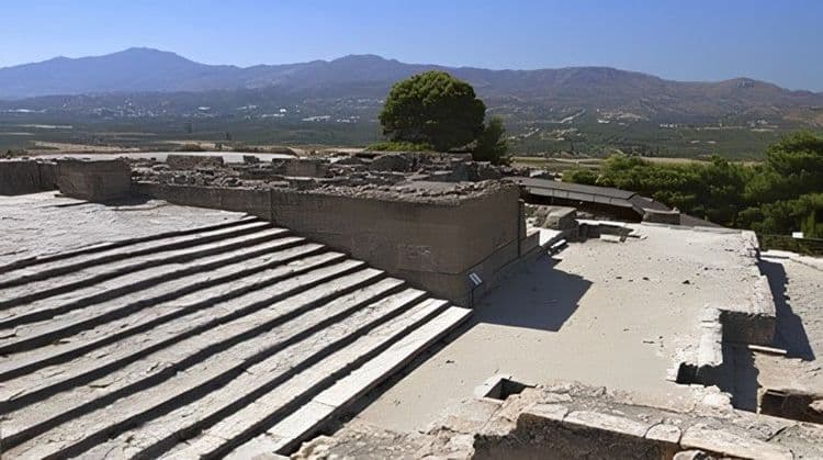 The Minoan Palace Of Phaestos
