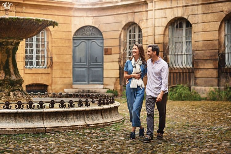 Aix-En-Provence & Lourmarin On Your Own