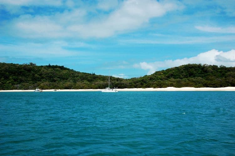 Whitsunday Catamaran Sailing & BBQ Lunch