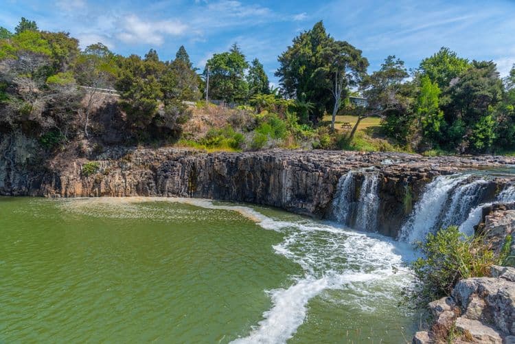 Haruru Falls Kayaking