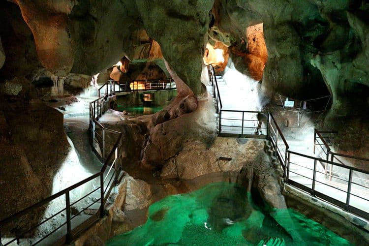 Treasure Caves & Wine Tasting