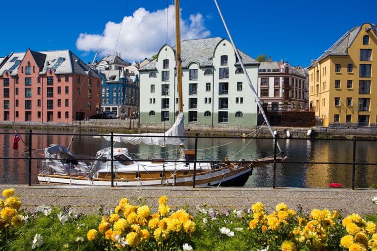Walking Tour of Alesund