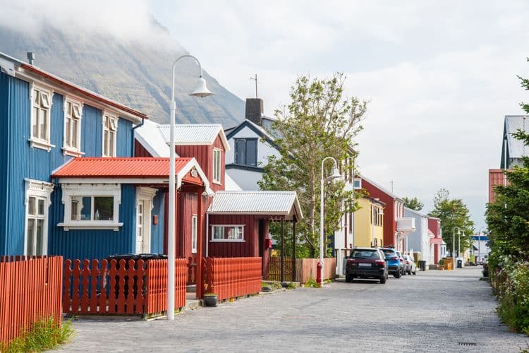 Explore the Streets of Isafjordur On Foot