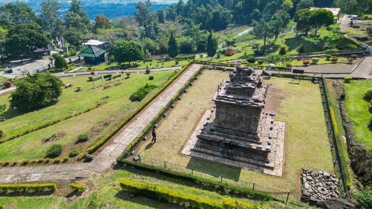 Semarang & Ancient Hilltop Temples