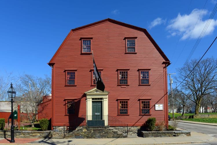 Newport Colonial Walk