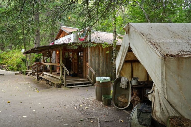Klondike Summit,Liarsville Experience & Gold Panning
