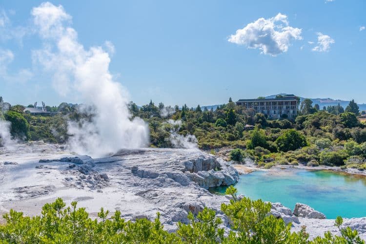Rotorua & Polynesian Spa Experience